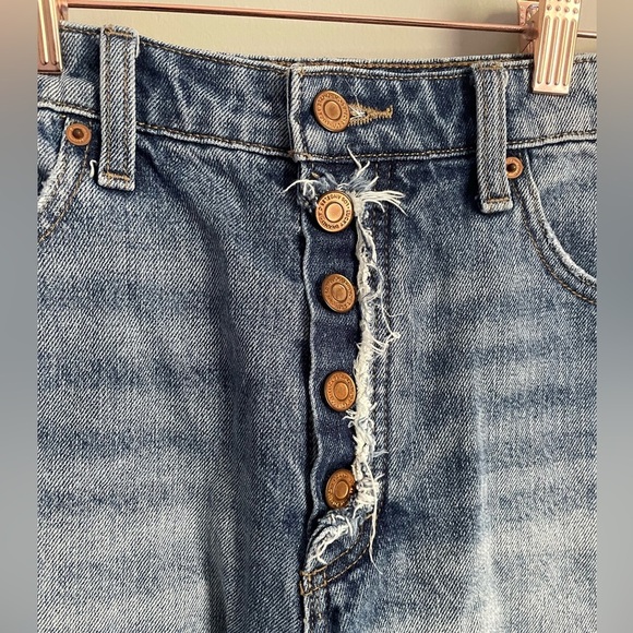 Lucky Brand Button Fly Super High Waist Raw Hem Lucky Pins Short - Picture 3 of 11